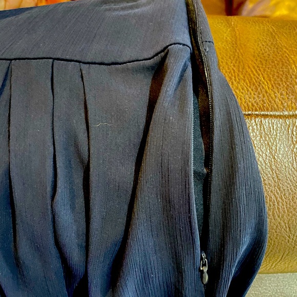 White House Black Market skirt. - Picture 4 of 4